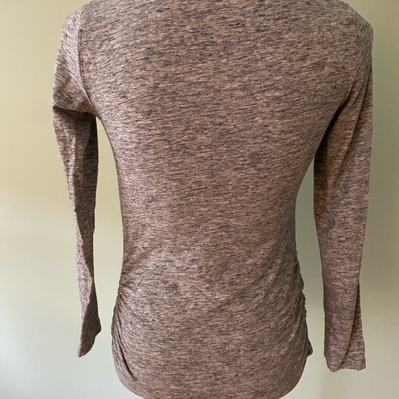 Women’s Old Navy Long-sleeve Maternity Top Size XS - Picture 2 of 6